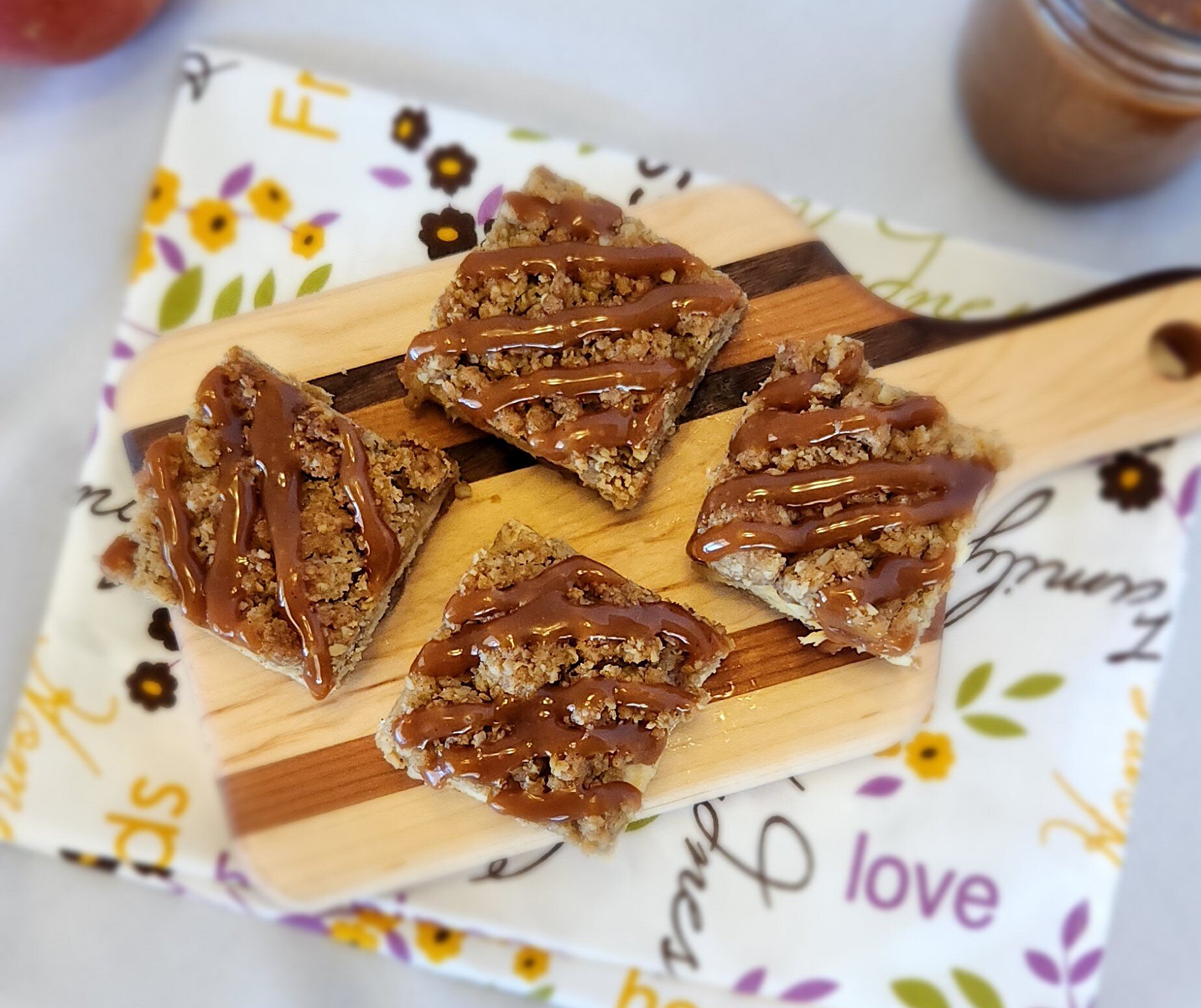 Caramel Apple Cheesecake Cookie Bars